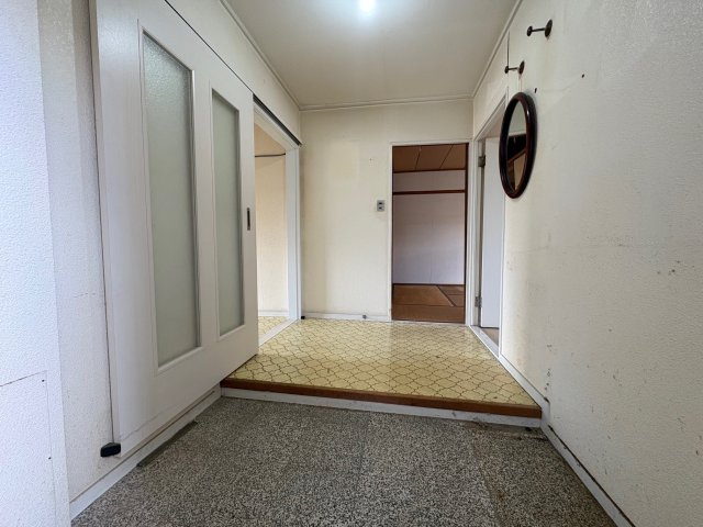 鈴蘭台ハウスの玄関