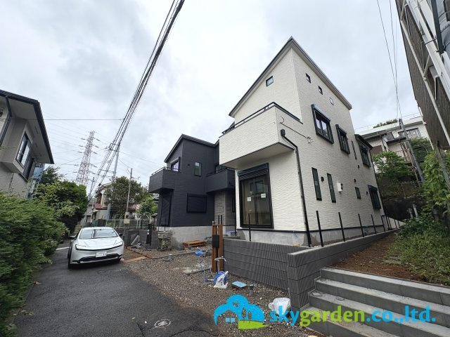 鎌倉市台４丁目　新築戸建　全２棟B号棟の前面道路含む現地写真|前面道路含む現地写真です
令和8年6月3日撮影（工事中）