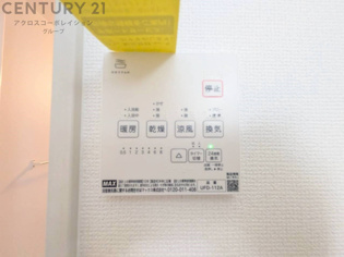 暖房機能があるため、冬場でも温かい浴室で入浴でき、乾燥機能があるため、水気を素早く取り除けます。また、換気機能があるため、湿気を素早く排出してカビや雑菌の発生を防ぐことができます。