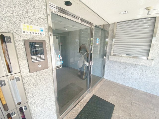 リジェール宝塚のエントランス