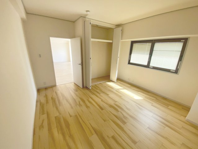 リジェール宝塚の洋室