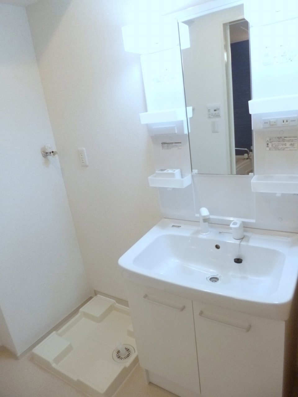 宝塚市山本丸橋１丁目のアパートの洗面所|広い洗面スペース