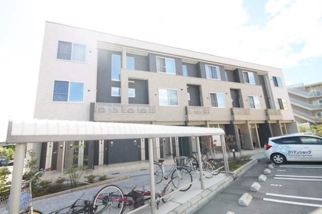 宝塚市山本丸橋１丁目のアパートのロビー|清潔なロビーです