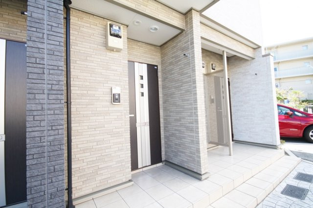 宝塚市山本丸橋１丁目のアパートのエントランス|建物の内部です