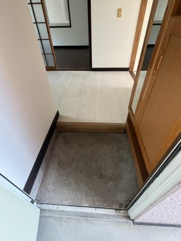 メゾンはすわ3の玄関