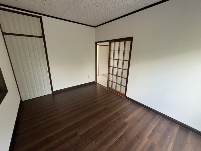 メゾンはすわ3の洋室