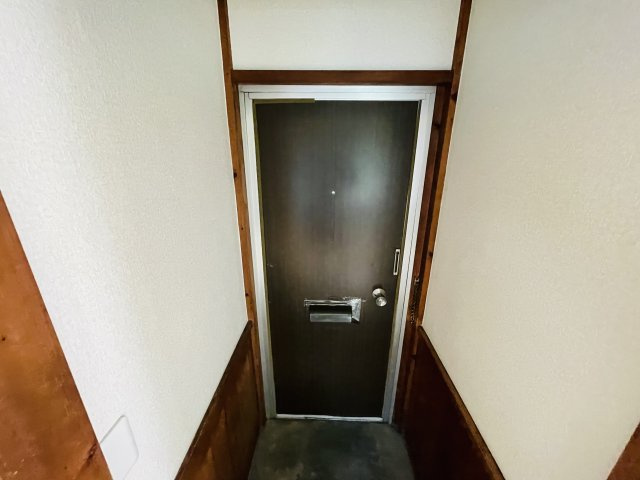 秀栄荘(駒込６丁目)の玄関