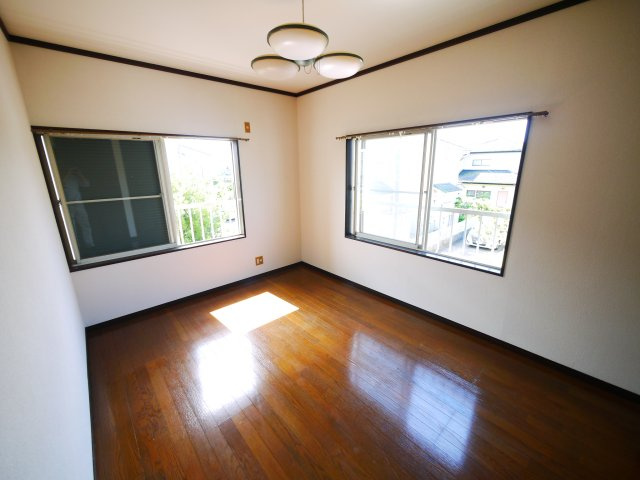山武郡九十九里町片貝　中古戸建の洋室|九十九里片貝海岸まで車約5分 軽自動車は2台可能 内装リフォーム履歴あり 2階にもトイレ