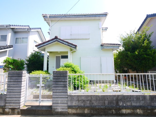山武郡九十九里町片貝　中古戸建の外観|九十九里片貝海岸まで車約5分 軽自動車は2台可能 内装リフォーム履歴あり 2階にもトイレ