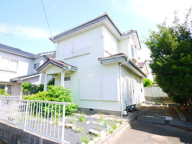 山武郡九十九里町片貝　中古戸建の外観|九十九里片貝海岸まで車約5分 軽自動車は2台可能 内装リフォーム履歴あり 2階にもトイレ