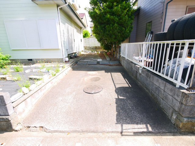 山武郡九十九里町片貝　中古戸建の駐車場|九十九里片貝海岸まで車約5分 軽自動車は2台可能 内装リフォーム履歴あり 2階にもトイレ