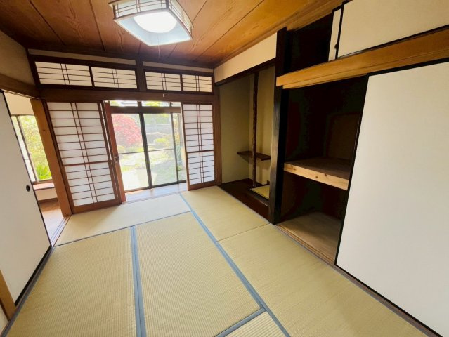 筑西市乙 リフォーム物件　の和室|〇和室　6帖〇
床の間付き6帖の広々和室。畳表替、障子・襖張替済みです♪
2026年4月撮影