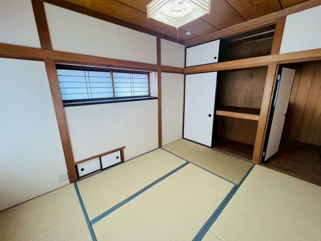 筑西市乙 リフォーム物件　の和室|〇和室　6帖〇
2階和室。和みの場としてゆったり過ごすことができます♪
2026年4月撮影