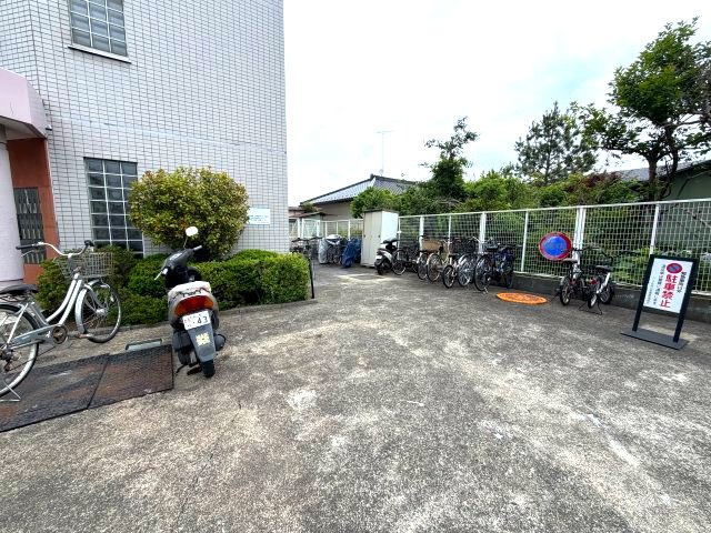 【駐輪場】 | クリオ毛呂山壱番館　4階　2K