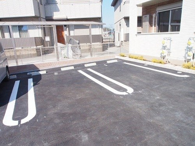 【駐車場】 | プラシード手柄Ⅱ | 駐車場完備です