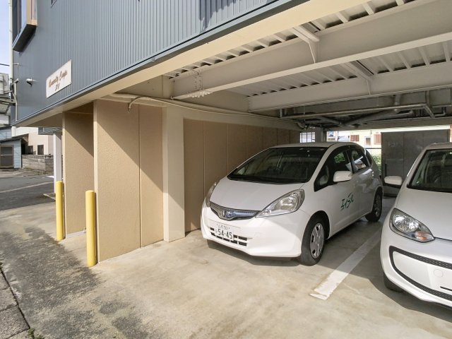 アメニティコーポ310の駐車場
