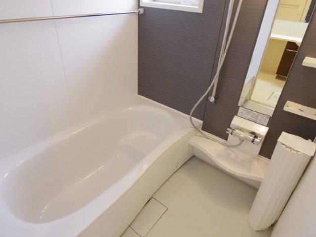 シュタットみどりの Dの浴室|類似です