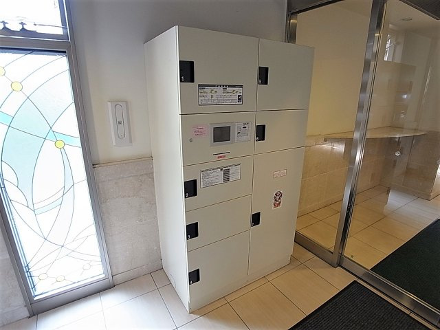 ウィングコート小松のその他共用部分|便利な宅配BOX完備