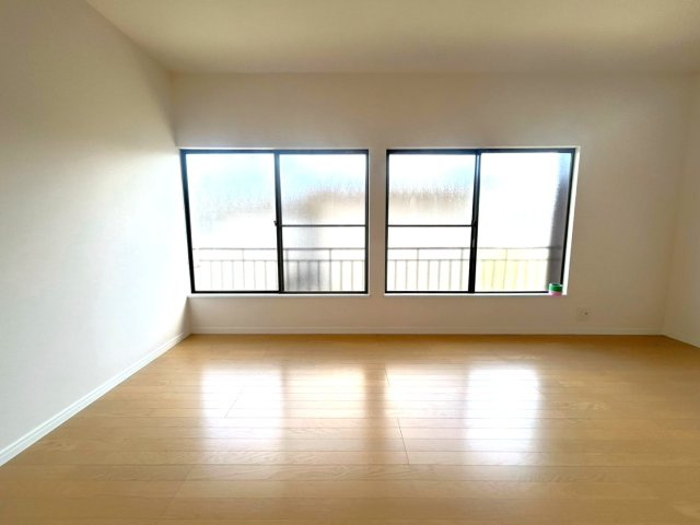 中野区上高田５丁目　再建築不可中古一戸建　西武新宿線　新井薬師前の洋室|個性豊かなインテリアで、自分に合ったお部屋を魅力的に彩り、くつろぎと美しさが共存する素敵な空間が創れます。