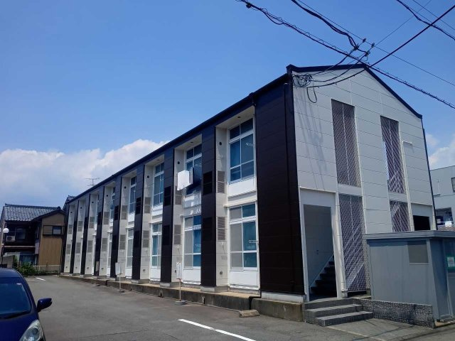 レオパレスＬａｌの外観