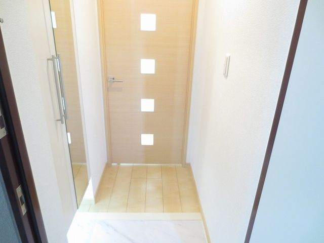 相模原市中央区小町通２丁目の賃貸マンションの玄関