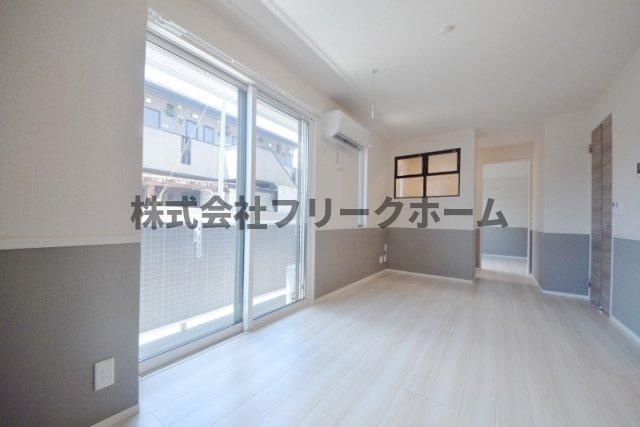 小金井市梶野町３丁目の賃貸マンションの居間・リビング