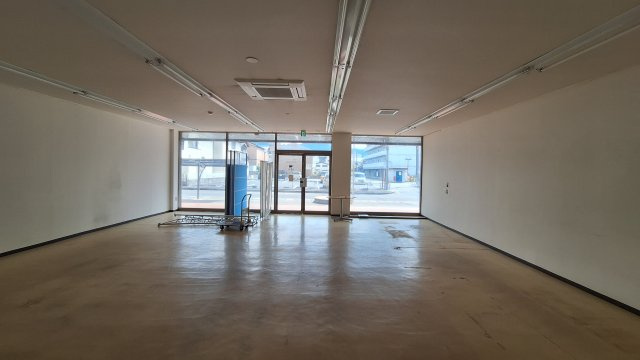 甲西中央ビルの内装