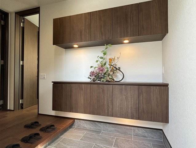 中古戸建　流山市野々下の玄関