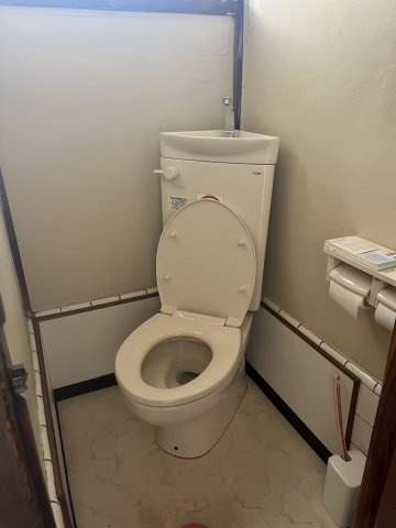小林荘のトイレ|共用
