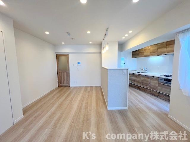 ◎藤沢市辻堂6丁目　ドラゴンマンション湘南辻堂1番館の居間・リビング|リビングスペース◇