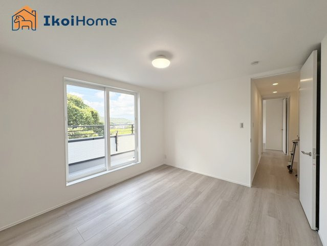 神戸市西区美穂が丘4丁目　全18区画16号地　新築戸建の子供部屋|◆同社施工例◆全居室ペアガラス標準装備。一般の窓ガラスの２倍の断熱効果がございます。