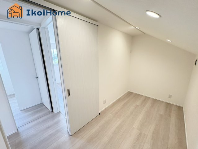 神戸市西区美穂が丘4丁目　全18区画16号地　新築戸建の収納|◆同社施工例◆玄関には土間収納がございます！釣り道具やキャンプ用品など収納には困りません！