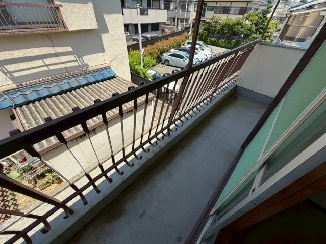 岡本8丁目貸家のバルコニー