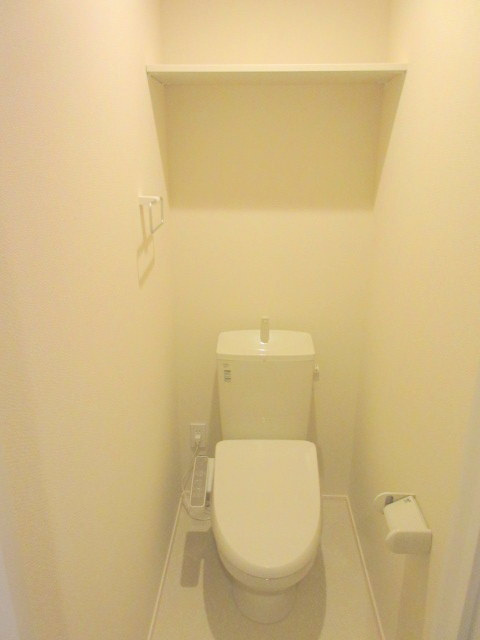 Ｆｕｎｎｙ ｔｅｒｍｓのトイレ|トイレにあると嬉しい収納棚付き