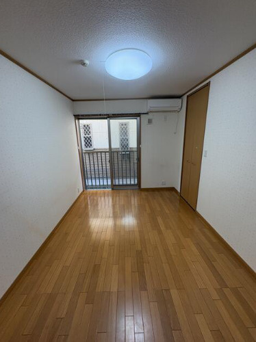 葛飾区西水元２丁目の戸建の洋室