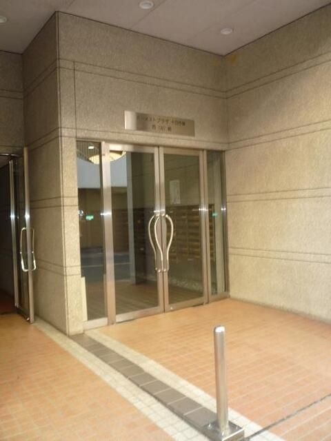 ホーメストプラザ十日市場西館のエントランス