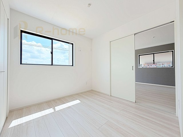 つくばみらい市谷井田10期　新築戸建て　1号棟の洋室|1階洋室はゲストルーム、キッズスペースとしても利用可能♪
開放してリビングと繋げればゆとりの大空間！