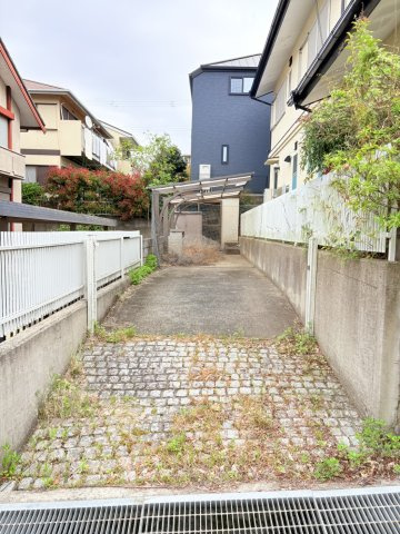 東有野台1丁目一戸建の駐車場|駐車場に車を止められます