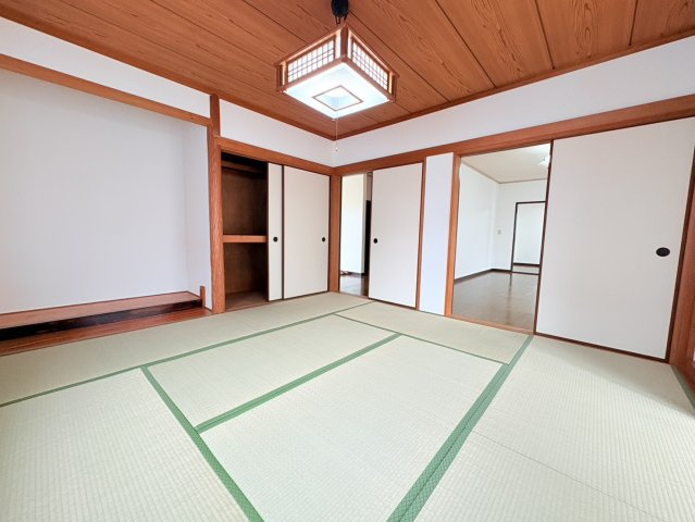 東有野台1丁目一戸建の和室|和室がひろがる居住スペース