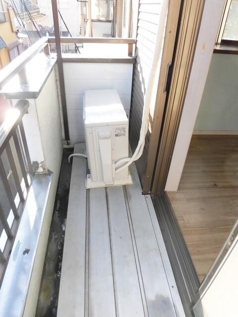 上原アパートのバルコニー