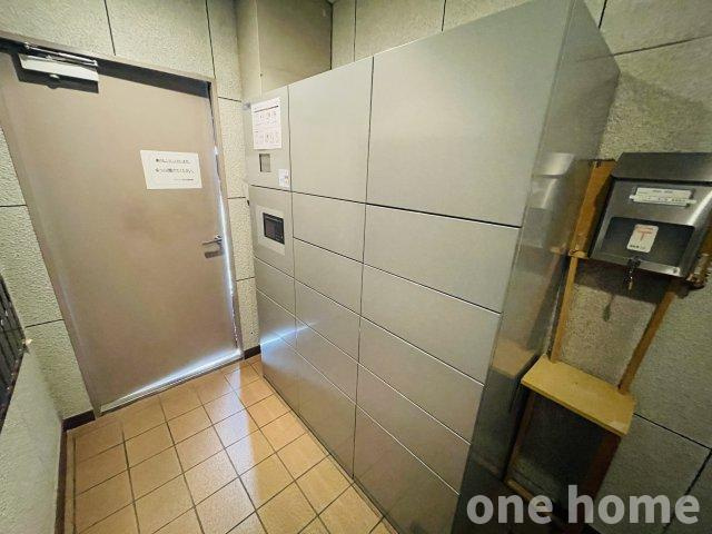 ヴィルヌーブ東三国の設備|◆留守でも荷物の受け取りができる宅配ボックス完備です！再配達を依頼するストレスから解放されます！