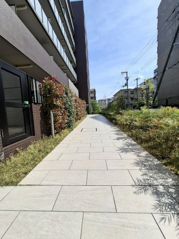 LaDouceur西宮北口のエントランス