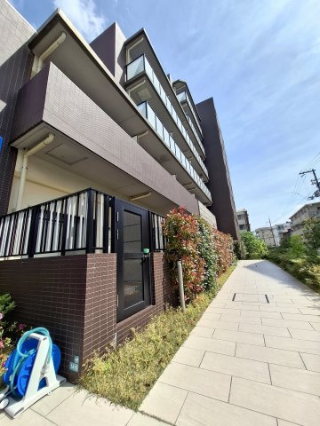 LaDouceur西宮北口の外観