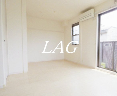 【居間・リビング】 | エルメゾンリーフ | 洋室のお部屋です。