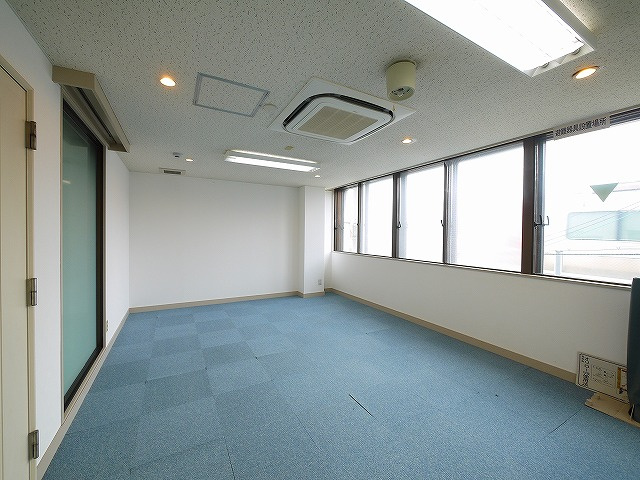 ききょう元町ビルのバルコニー