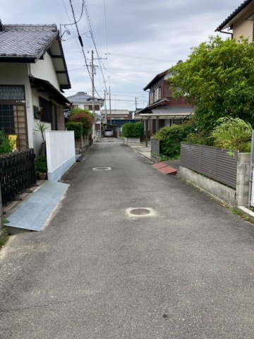 ☆選べる家具プレゼント☆今治市南高下町 4LDKの前面道路含む現地写真|前面道路含む現地写真です