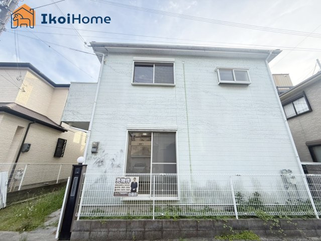 明石市北朝霧丘2丁目　中古戸建の玄関|物件・当店の最寄駅まで無料送迎！最短10分で指定場所へお迎えに向かいます！まずはお問い合わせください