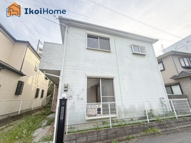 明石市北朝霧丘2丁目　中古戸建の前面道路含む現地写真|●年中無休：当日予約可●建物が2000年建築ですので、建替え用地としてもご検討ください！