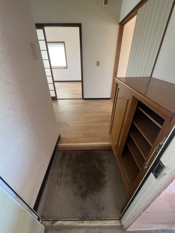メゾンはすわ3の玄関