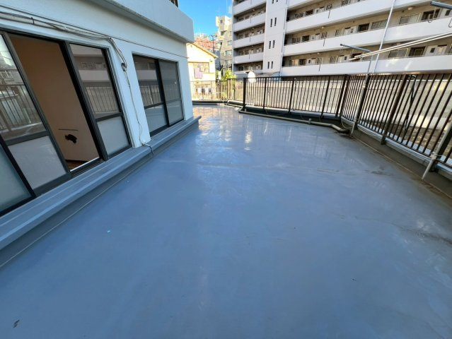 【バルコニー】